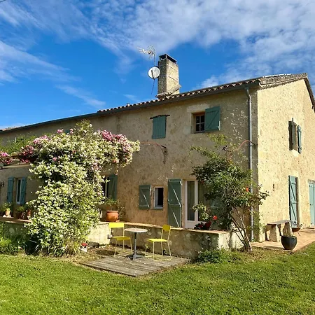 Holiday home Ferme Renovee 6 Chambres, Vue Sur Et Piscine