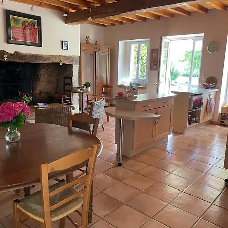Ferme Renovee 6 Chambres, Vue Sur Et Piscine *
