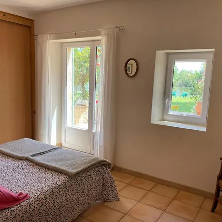 Holiday home Ferme Renovee 6 Chambres, Vue Sur Et Piscine *