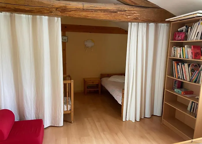 Ferme Rénovée 6 Chambres, Vue Sur Et Piscine Hébergement de vacances